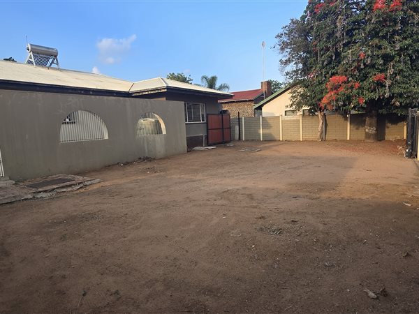 4 Bedroom House 4 Bedroom House