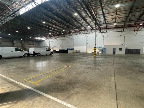 4000  m² Commercial space in Riverhorse Valley