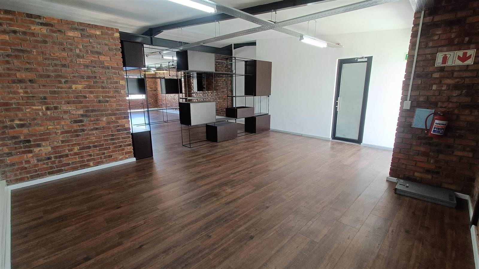 120  m² Commercial space in Woodstock photo number 5