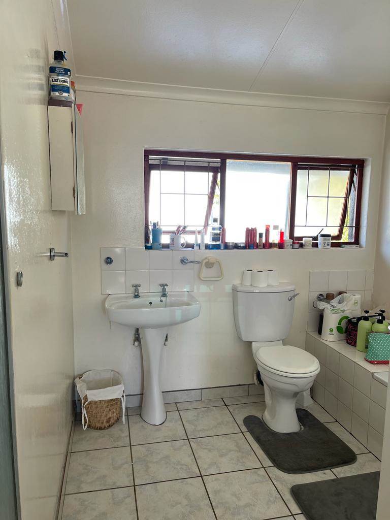 4 Bed House in Sunninghill photo number 21