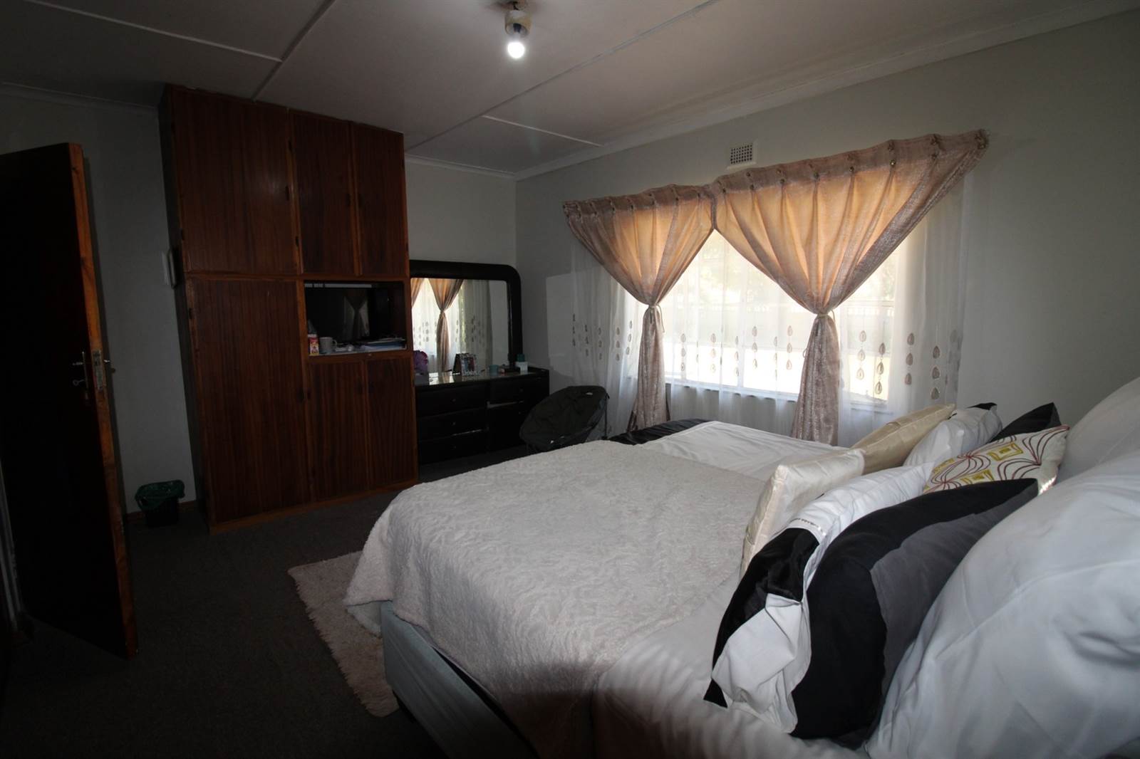 3 Bed House in Tweespruit photo number 11