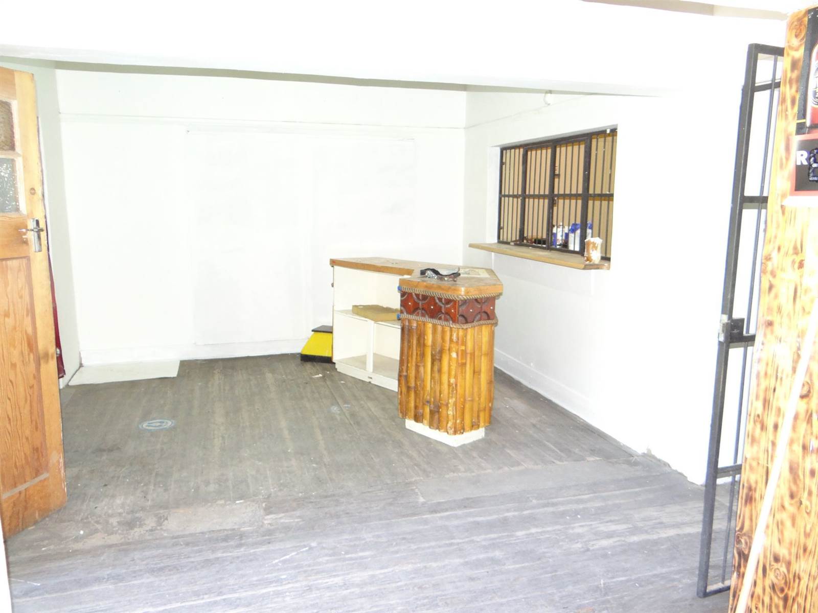 Retail space in Beaufort West photo number 6