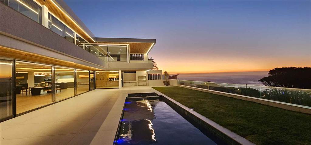 6 Bed House in Camps Bay photo number 1