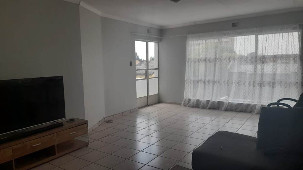 2 Bed Apartment in Welkom photo number 5