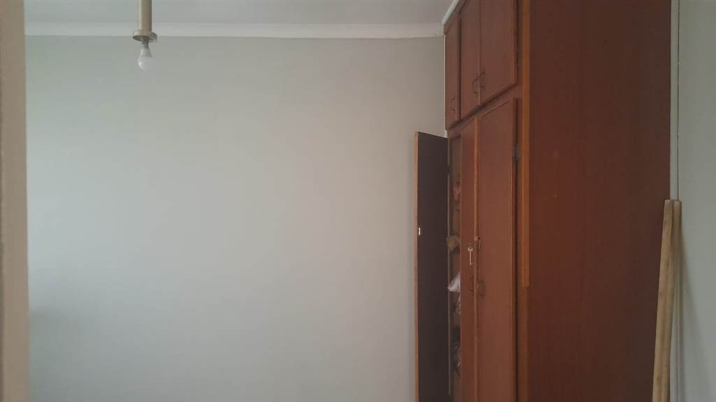 2 Bed Apartment in Welkom photo number 8