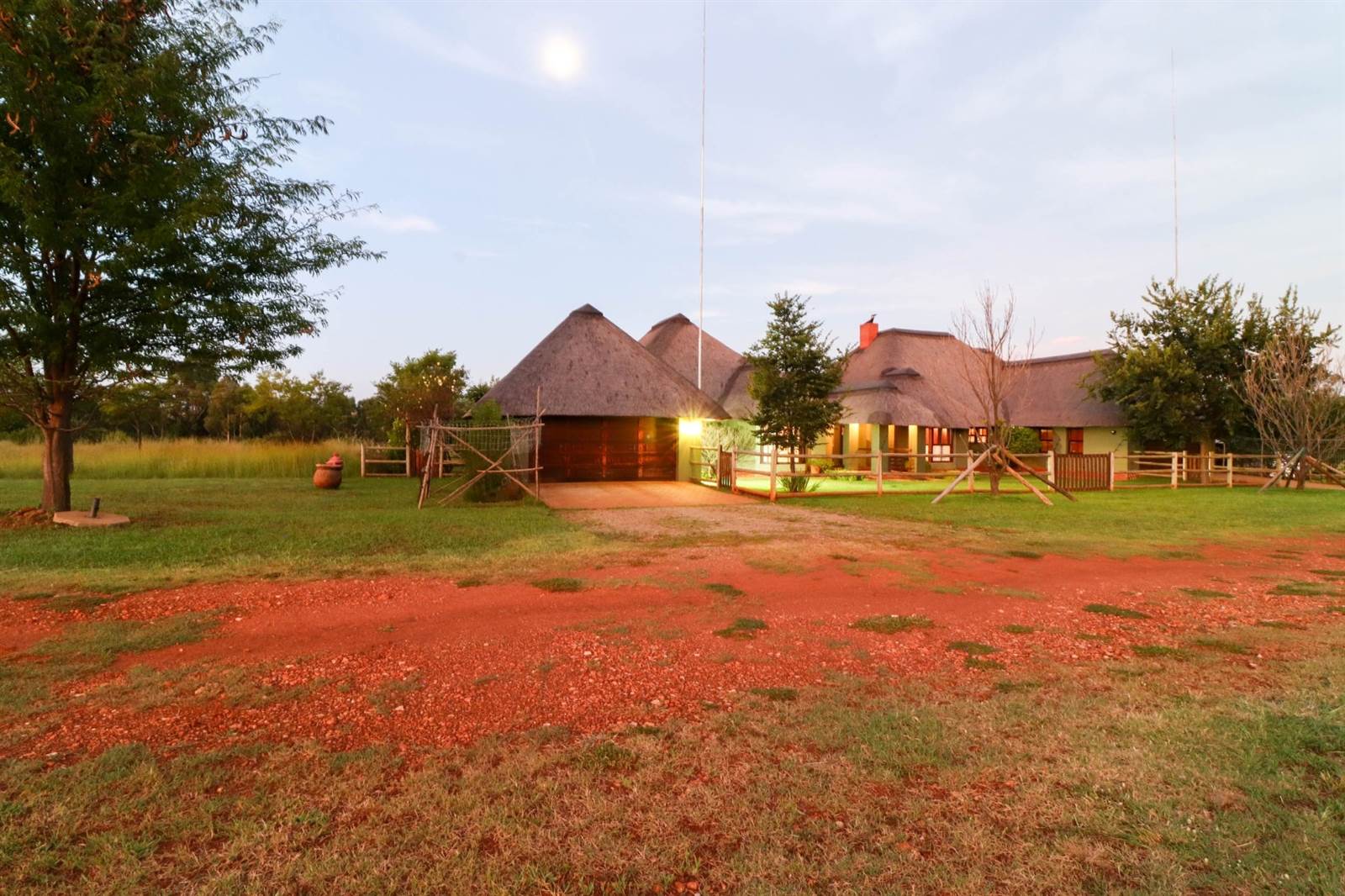5 Bed House in Sterkfontein and surrounds photo number 4