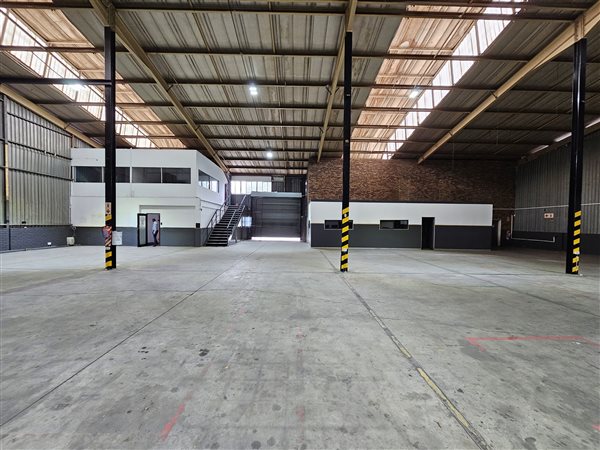 1007  m² Industrial space