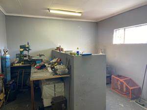 450  m² Commercial space in Klipfontein photo number 13