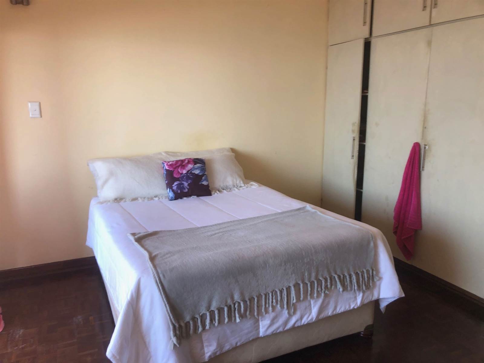 3 Bed Apartment in Amanzimtoti photo number 3