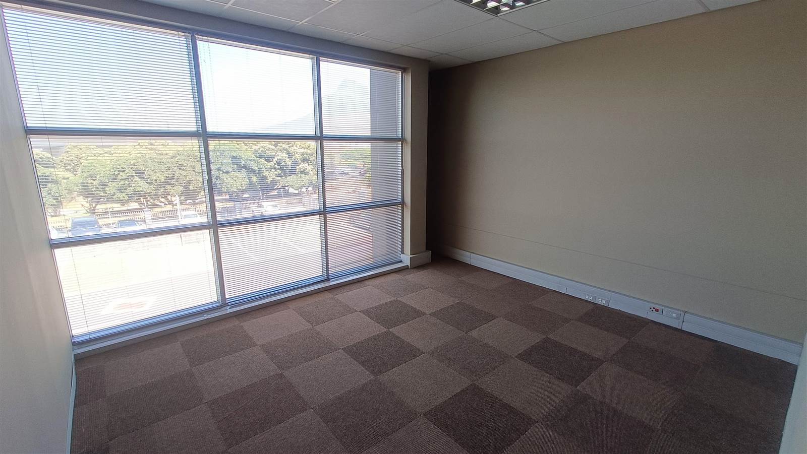 101  m² Commercial space in Paarden Eiland photo number 3