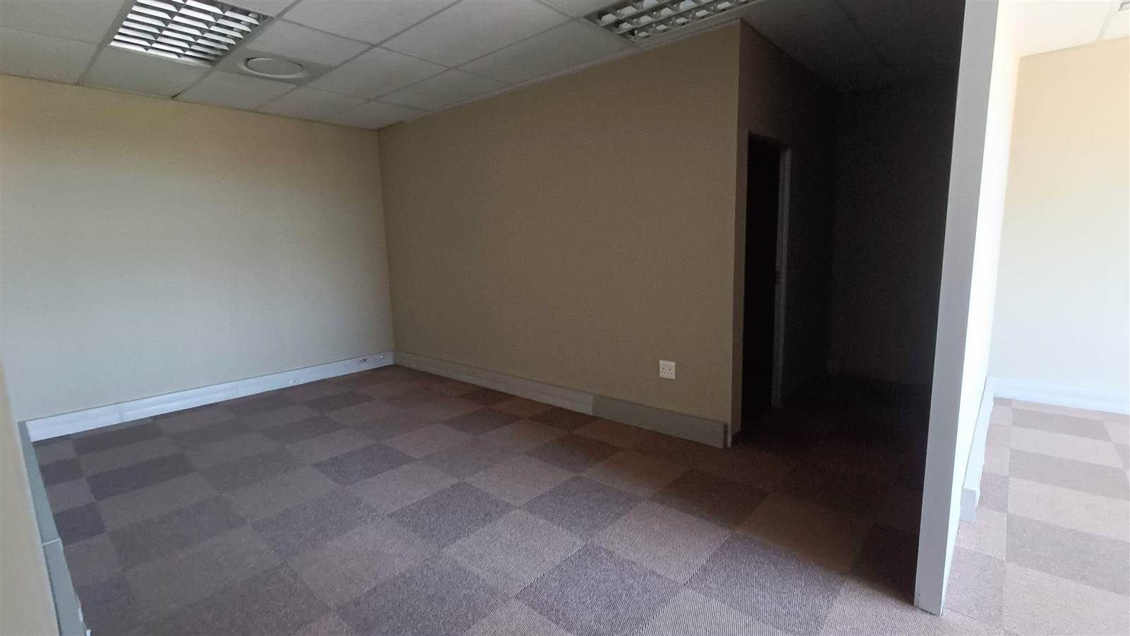 101  m² Commercial space in Paarden Eiland photo number 5