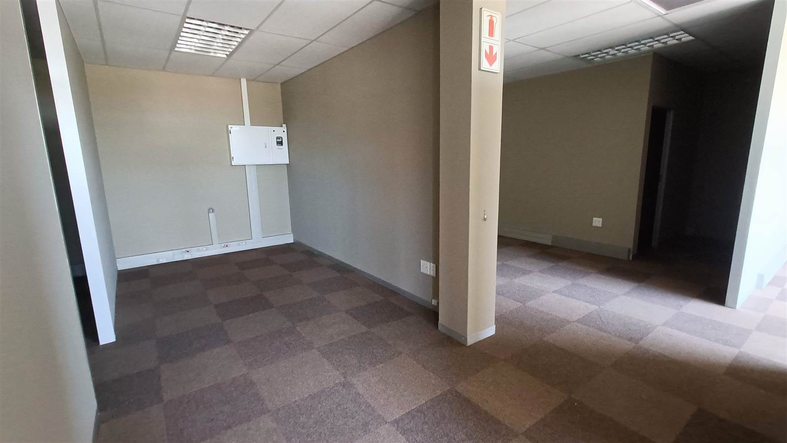 101  m² Commercial space in Paarden Eiland photo number 4
