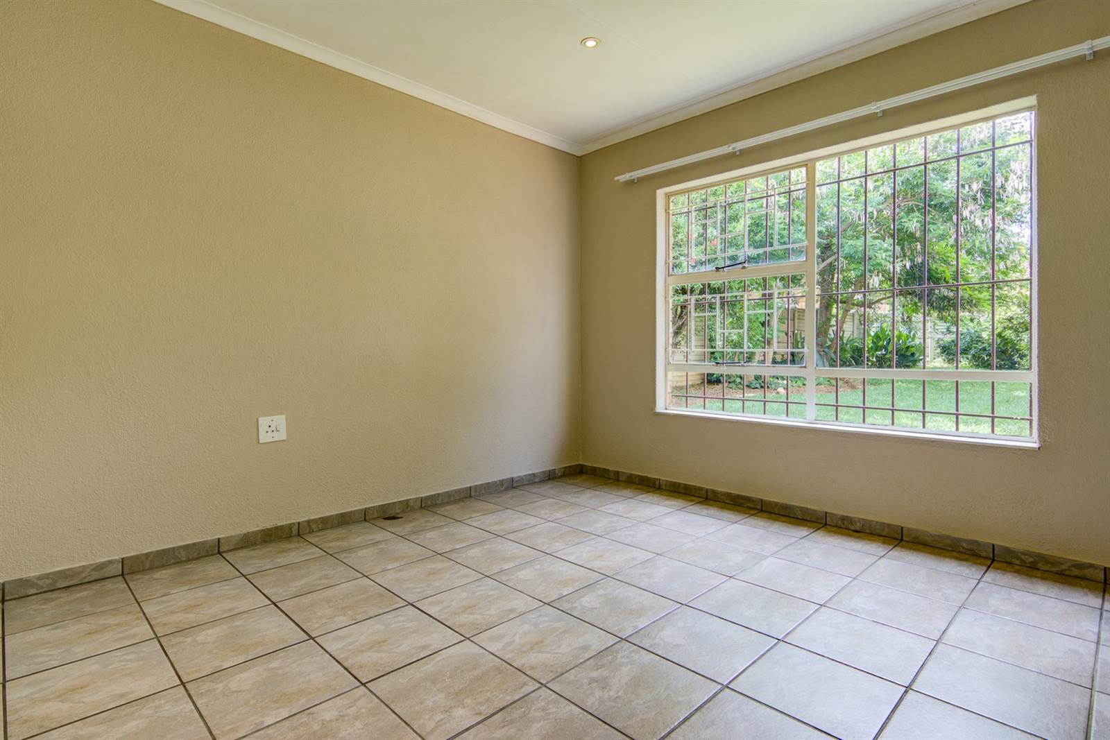 2 Bed House in Glen Marais photo number 5