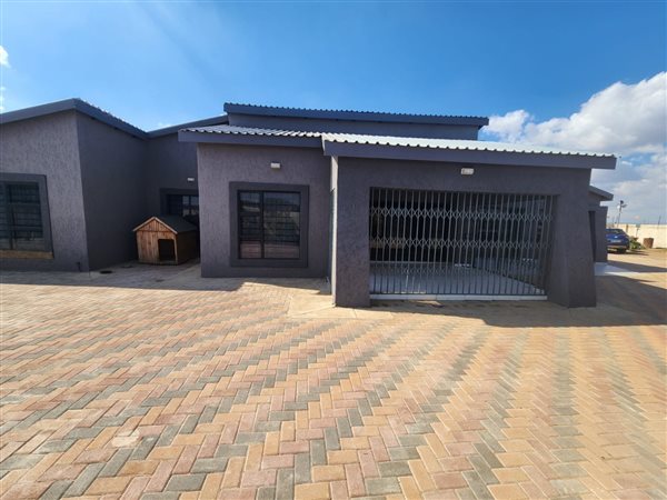 3 Bedroom House 3 Bedroom House