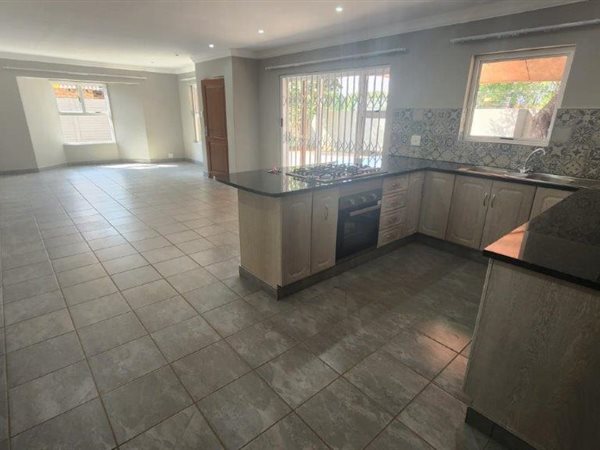 4 Bedroom House 4 Bedroom House