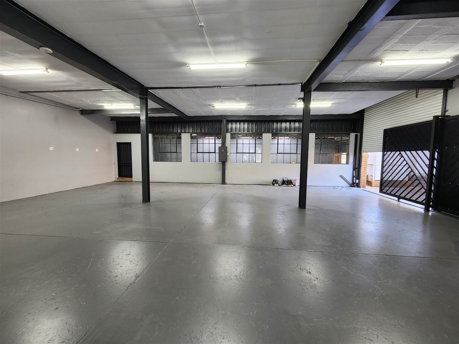 230  m² Industrial space in Sebenza photo number 6