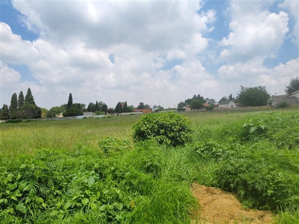 2 855 m² Land