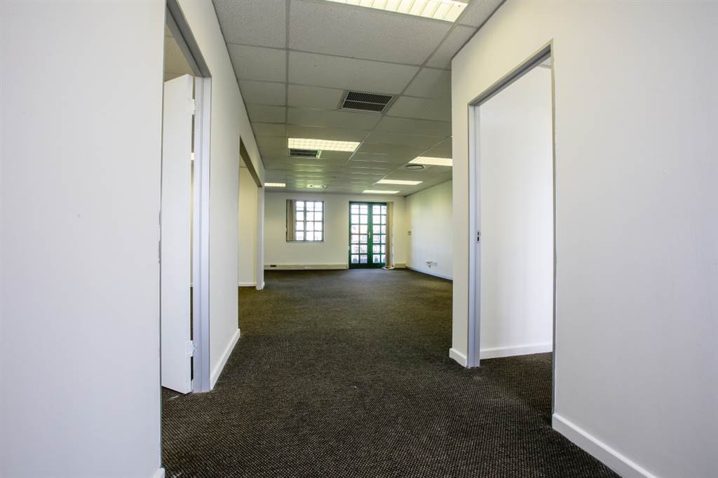142  m² Commercial space in Claremont photo number 5