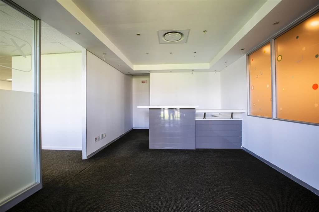 142  m² Commercial space in Claremont photo number 2