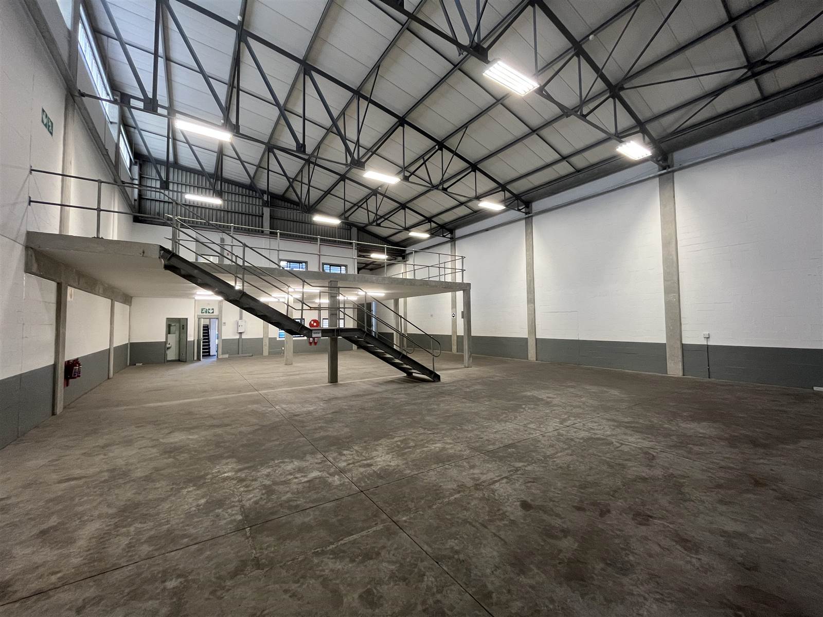 549  m² Industrial space in Airport Industria photo number 7
