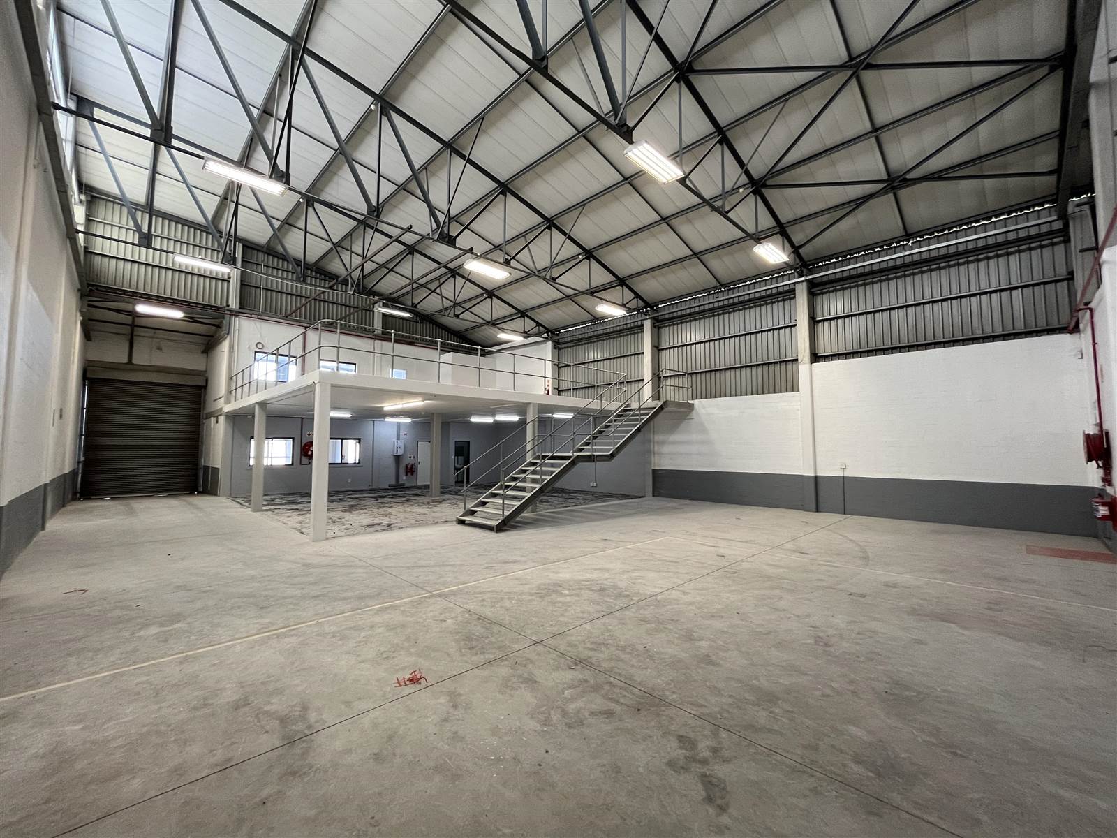 549  m² Industrial space in Airport Industria photo number 24