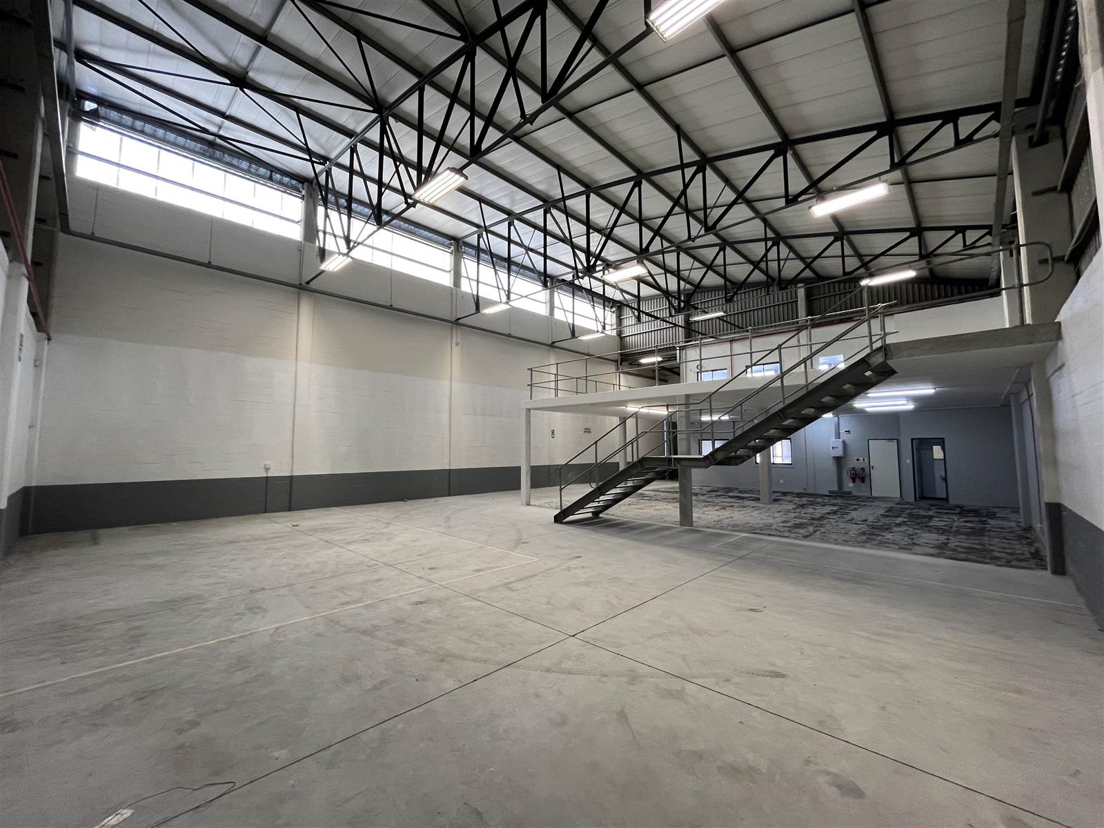 549  m² Industrial space in Airport Industria photo number 25