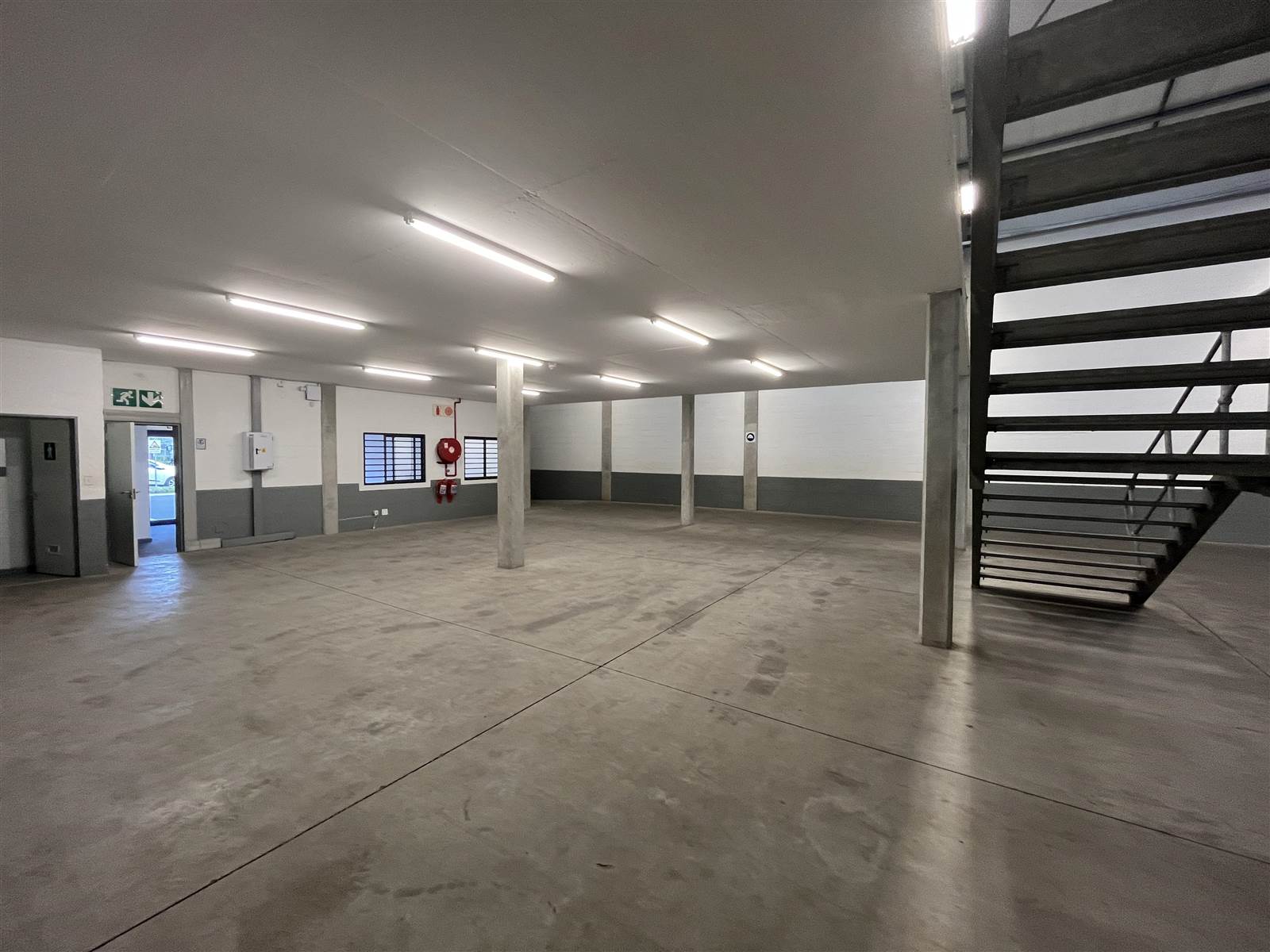 549  m² Industrial space in Airport Industria photo number 8