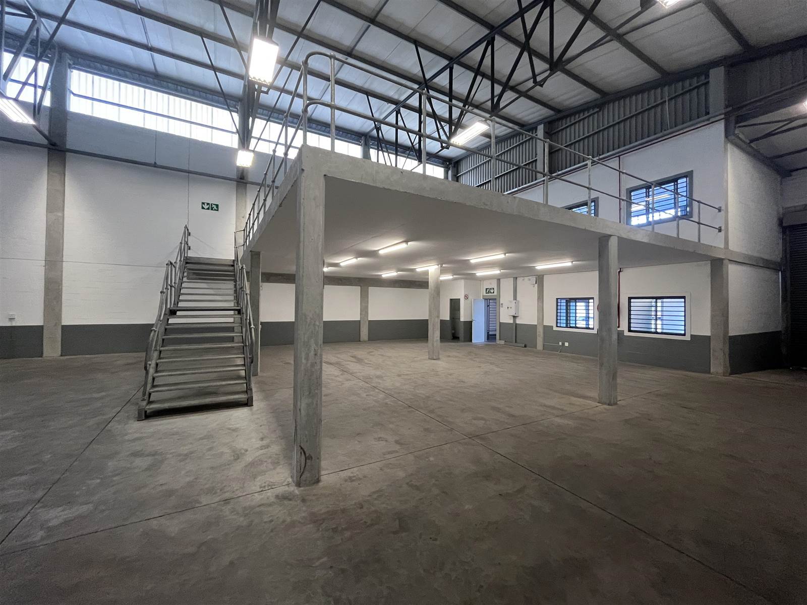 549  m² Industrial space in Airport Industria photo number 4