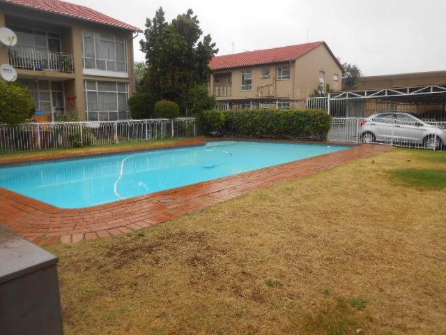 1 Bed Apartment in Brackendowns photo number 13
