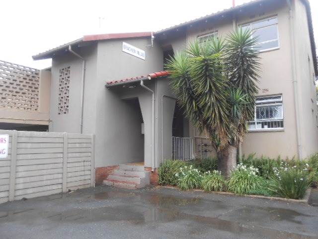 1 Bed Apartment in Brackendowns photo number 1
