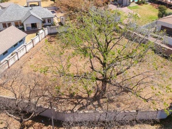1319 m² Land available in Northcliff