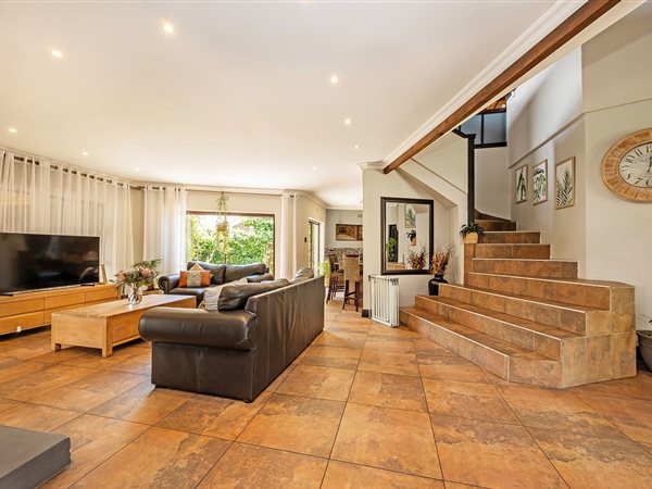 5 Bedroom House 5 Bedroom House