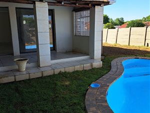 4 Bed House in Martindale