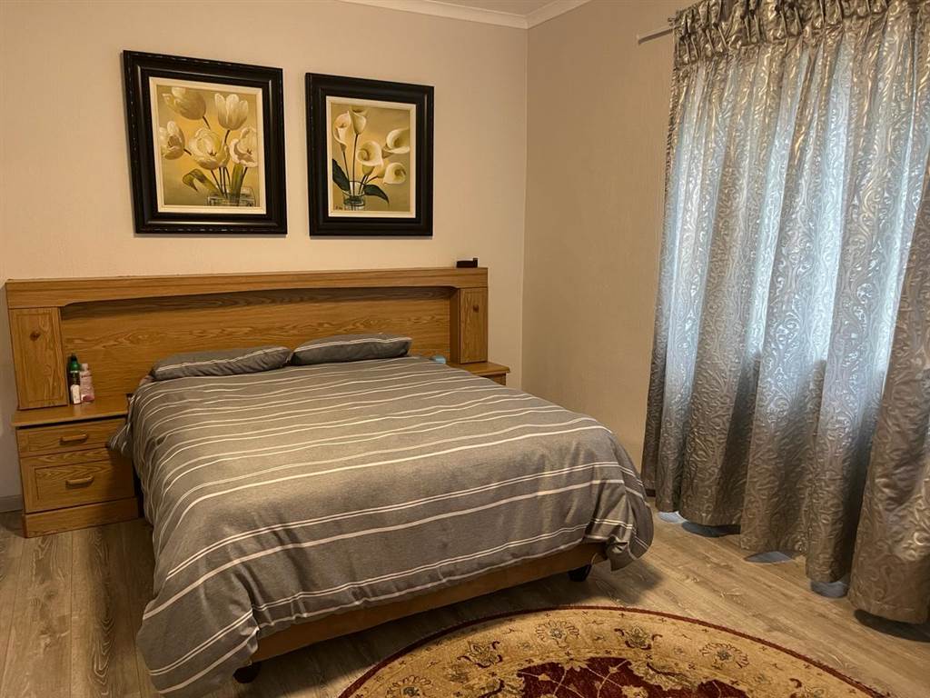6 Bed House in Randjesfontein photo number 24