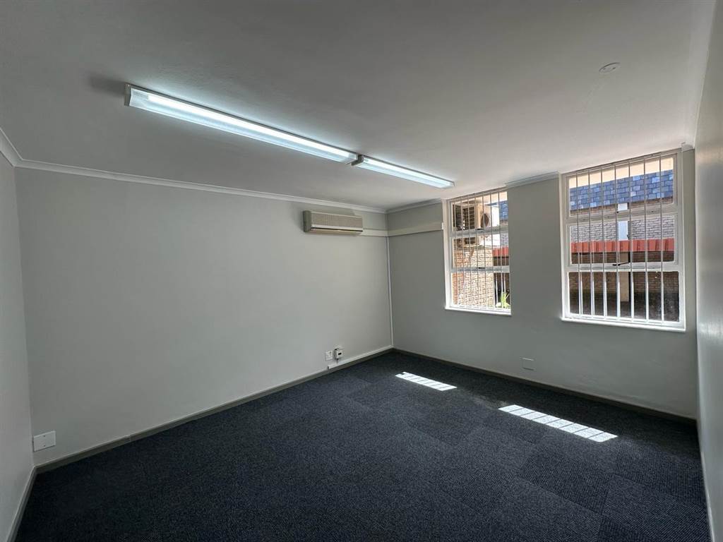 134  m² Commercial space in Pinelands photo number 7