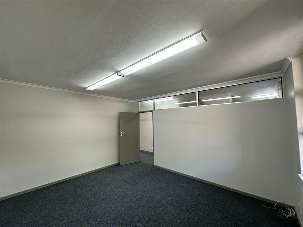134  m² Commercial space in Pinelands photo number 5