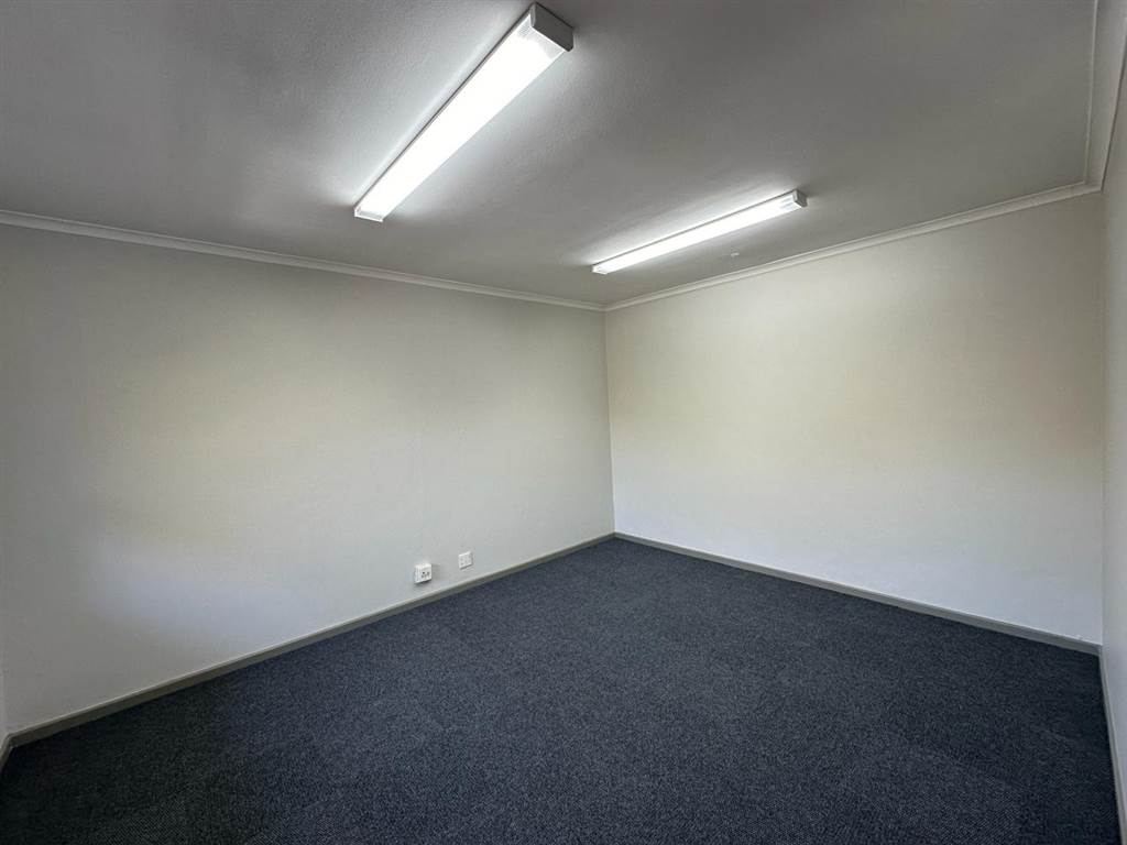 134  m² Commercial space in Pinelands photo number 9