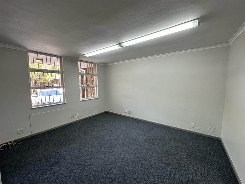 134  m² Commercial space in Pinelands photo number 13