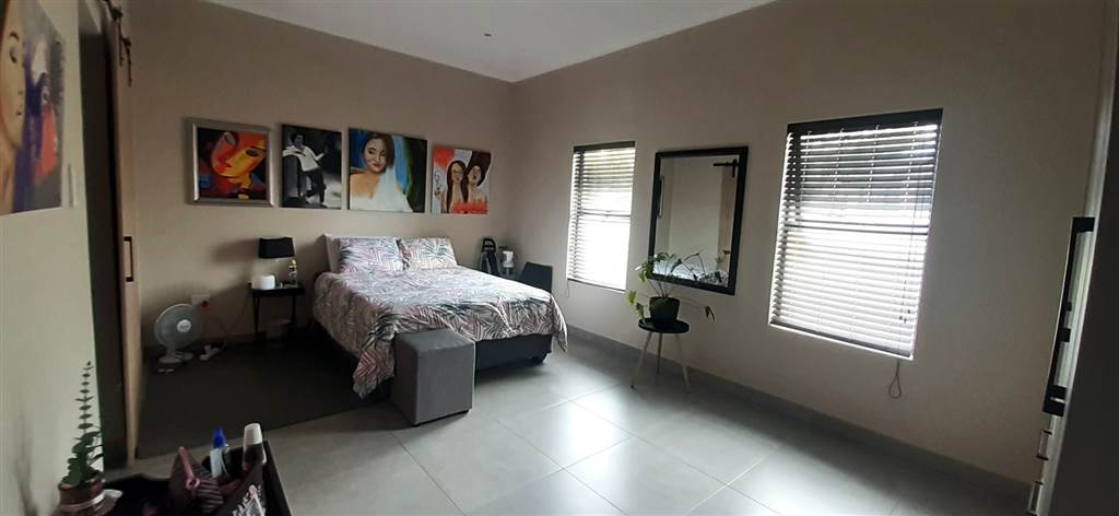4 Bed House in Parys Golf Estate photo number 12