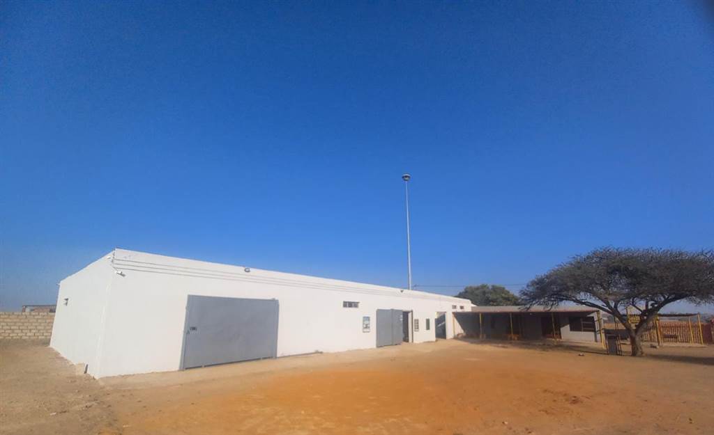 627  m² Commercial space in Lethlabile photo number 1