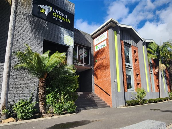 202  m² Commercial space