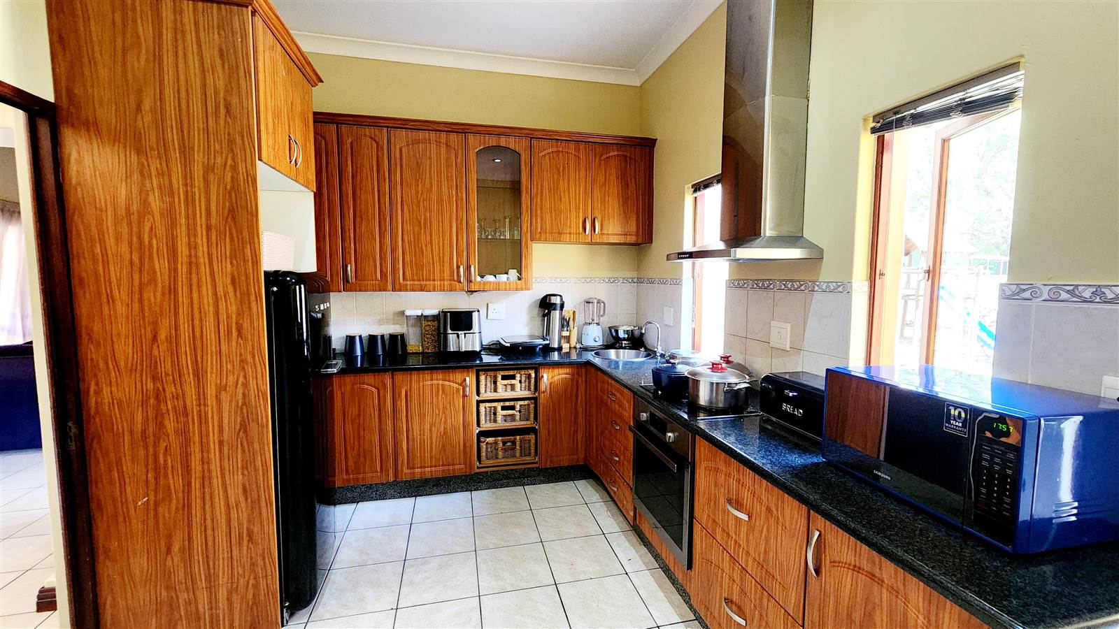 4 Bed House in Blue Valley Golf Estate photo number 8