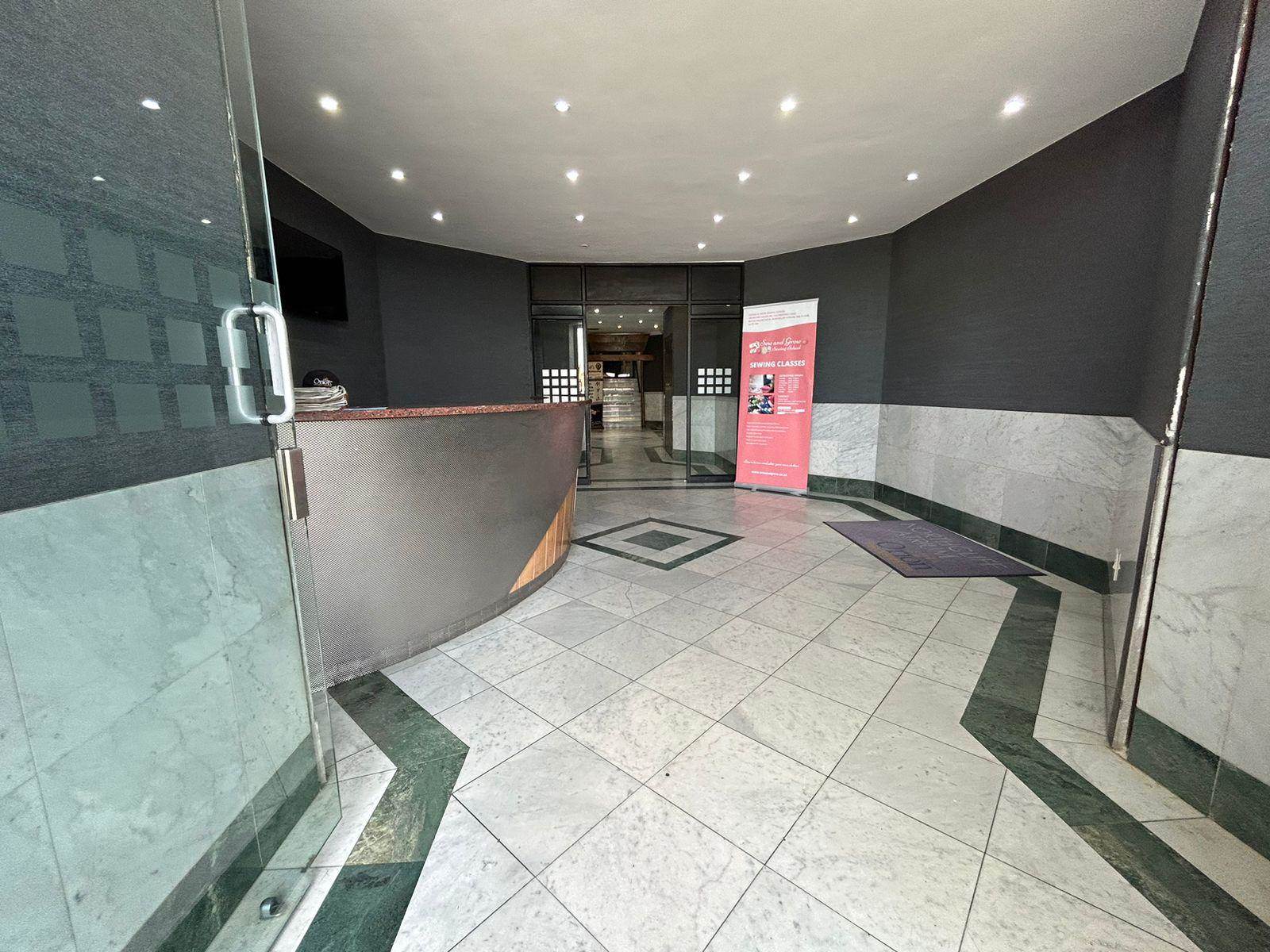 890  m² Commercial space in Northcliff photo number 3