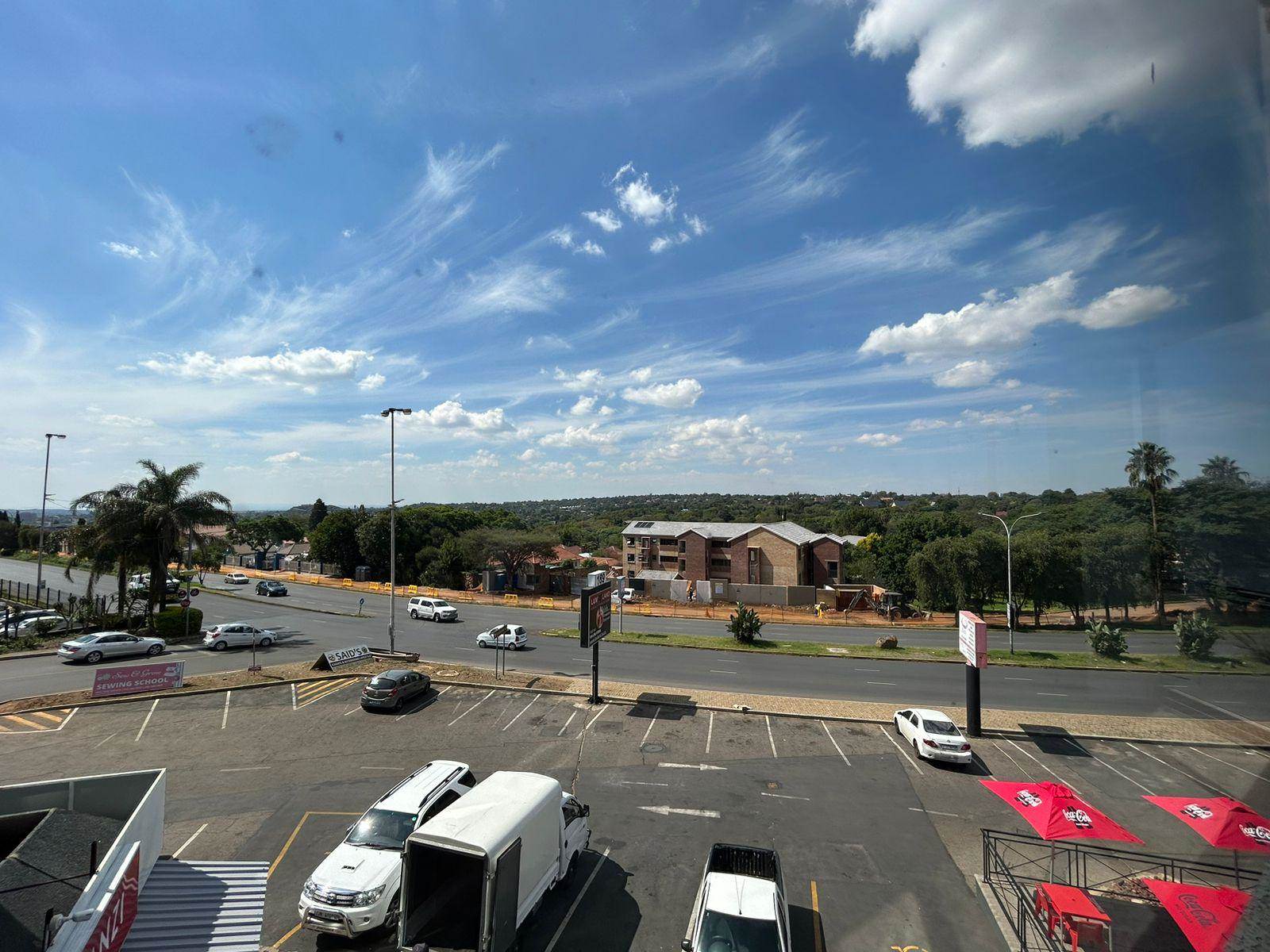890  m² Commercial space in Northcliff photo number 2