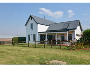3 Bed House in St Johns Village