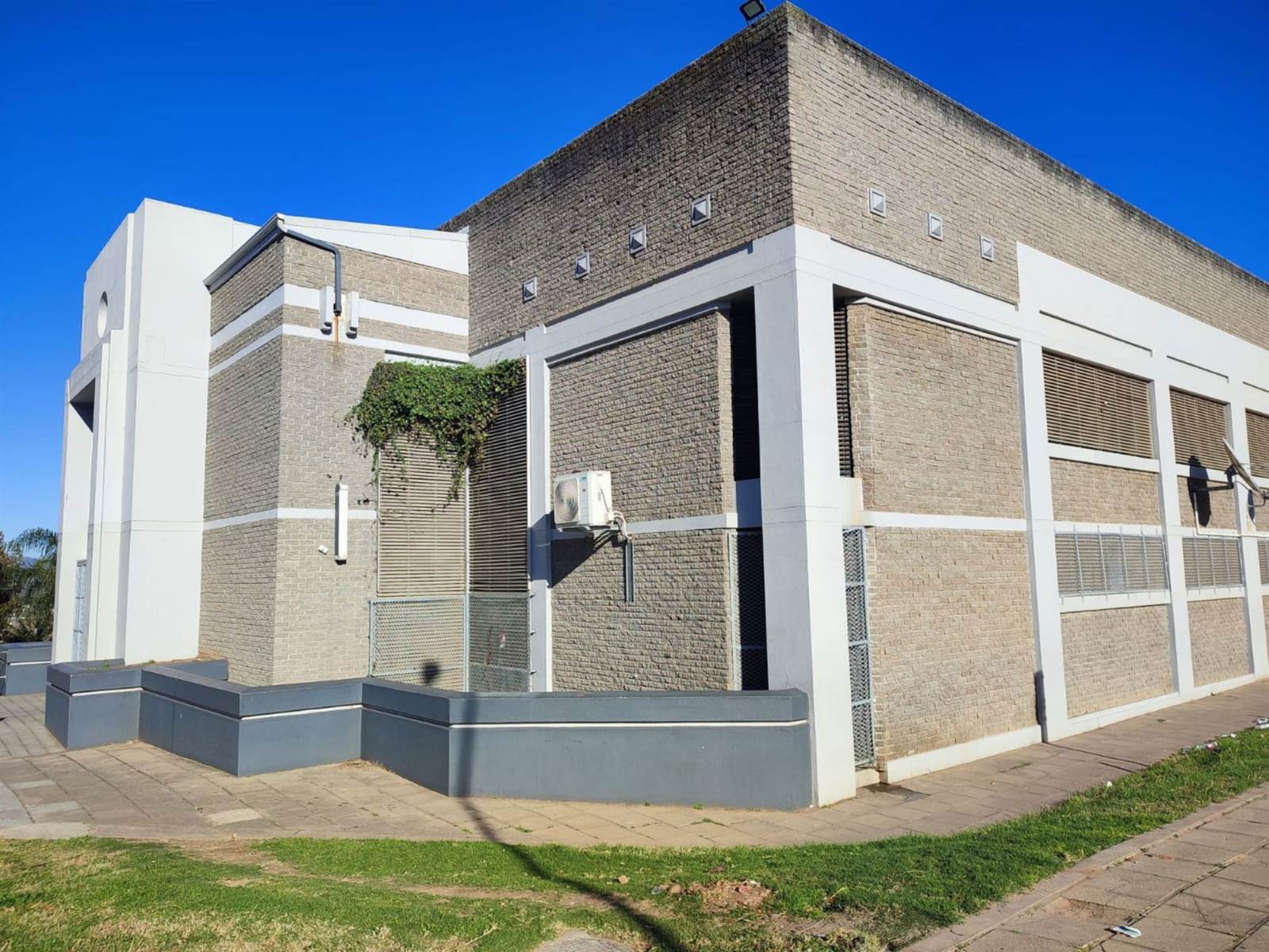 Office space in Uitenhage Central photo number 2