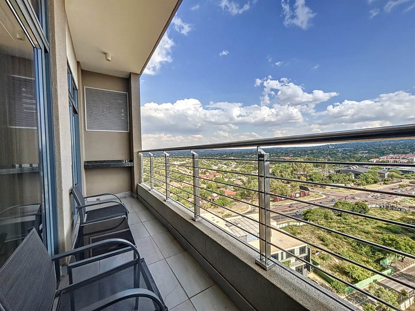 1 Bed Apartment in Menlyn photo number 12