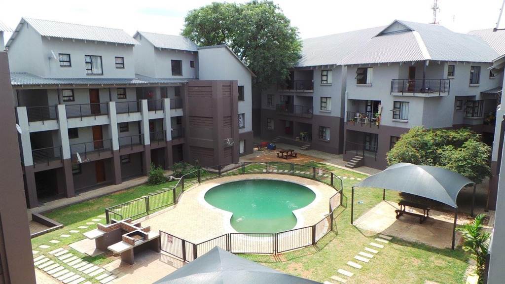 3 Bed Apartment in Hoedspruit photo number 1
