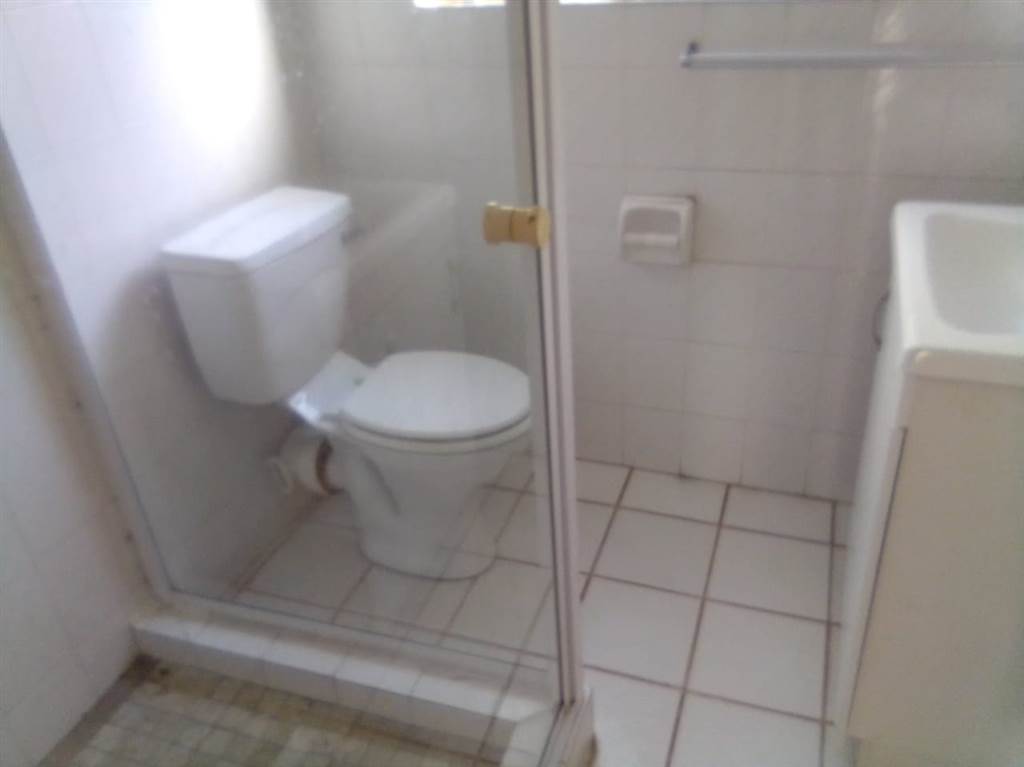 3 Bed Flat in Uvongo photo number 11