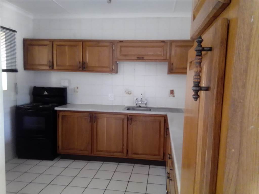 3 Bed Flat in Uvongo photo number 4